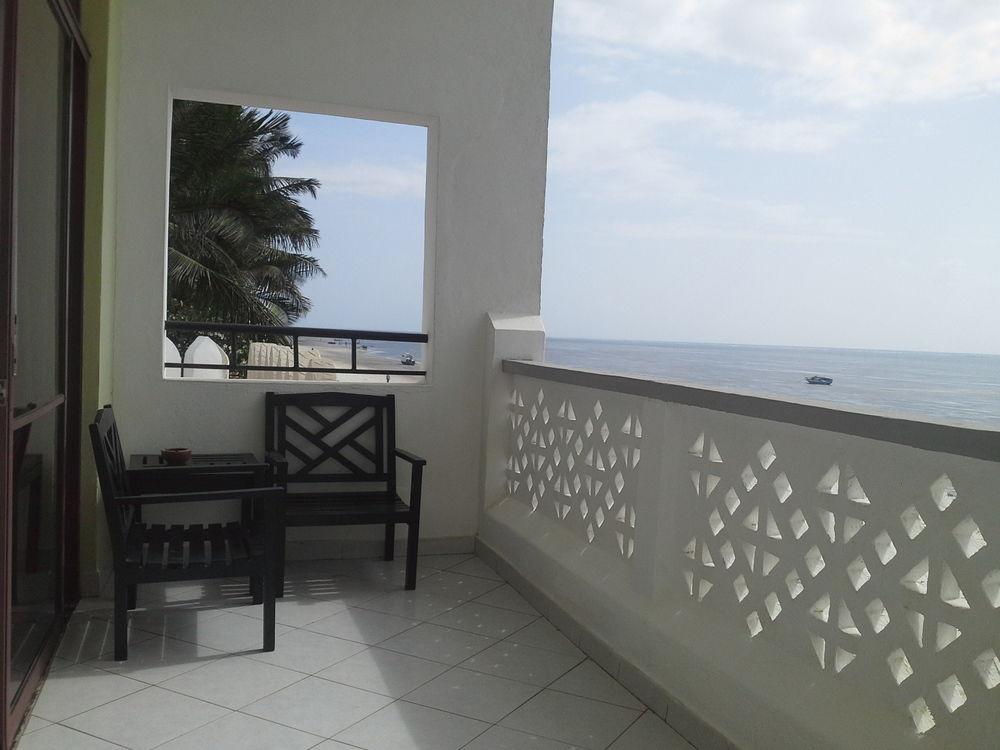 Bamburi Beach Hotel Buitenkant foto