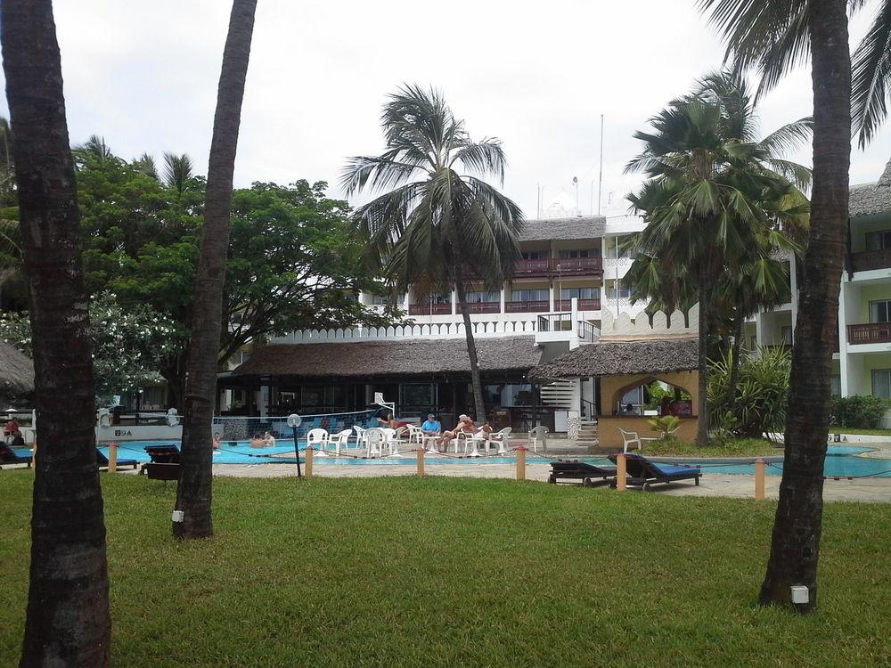 Bamburi Beach Hotel Buitenkant foto