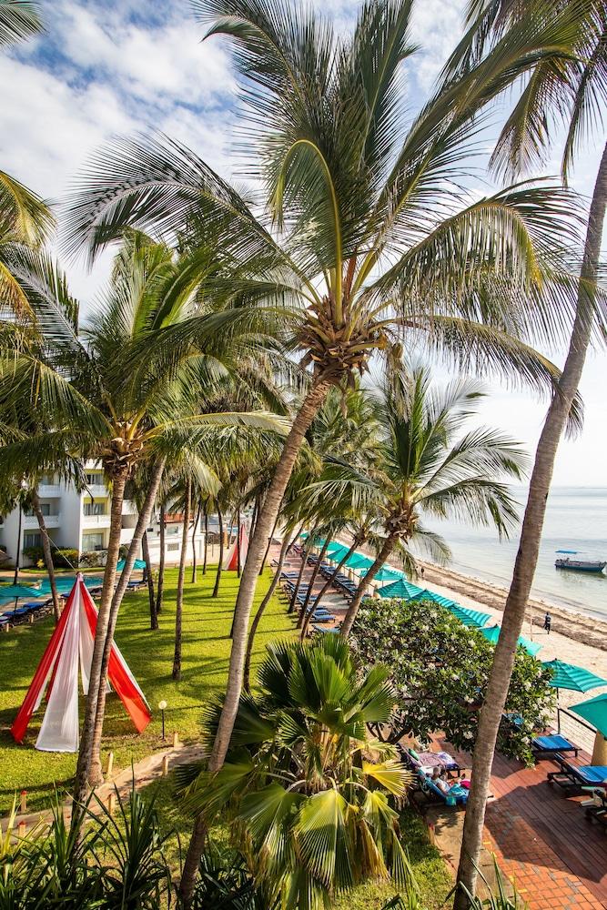 Bamburi Beach Hotel Buitenkant foto