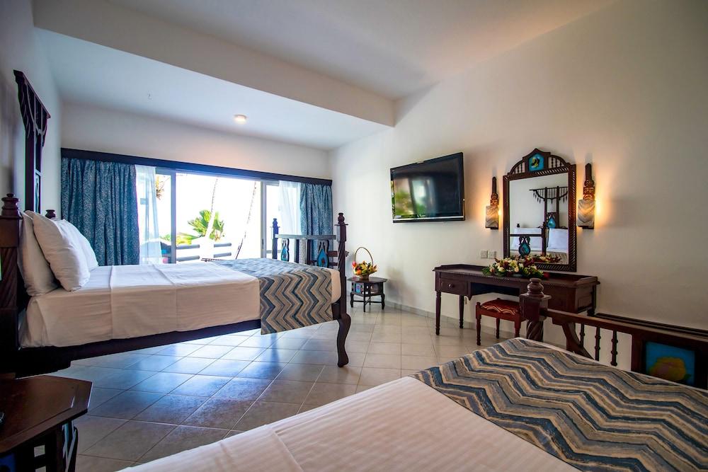 Bamburi Beach Hotel Buitenkant foto
