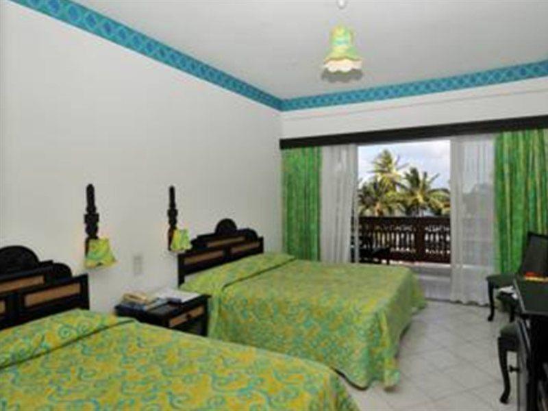 Bamburi Beach Hotel Buitenkant foto